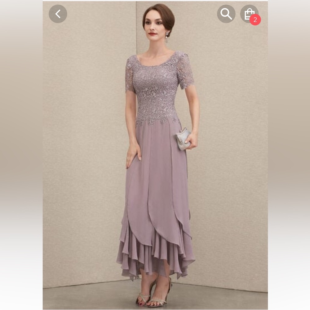 Elegant Lace Evening Dress in Dusk
